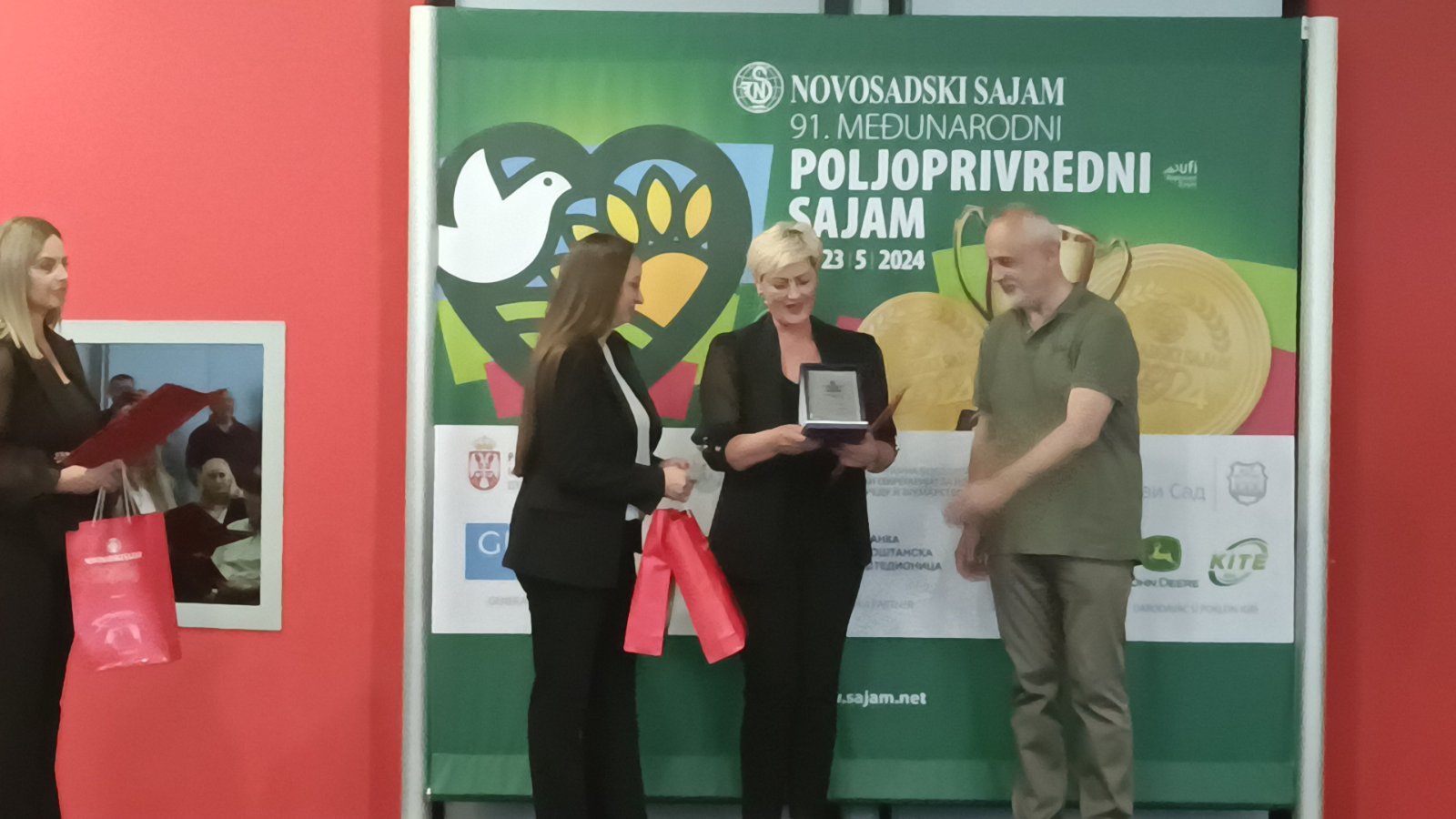 Tri zlatne medalje i dve srebrne